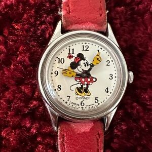 1978 Lorus Disney Minnie Mouse Japan Movement Watch V515-6080 A1 needs battery